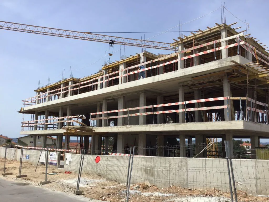 Construção das Fundações da Habitação AL3